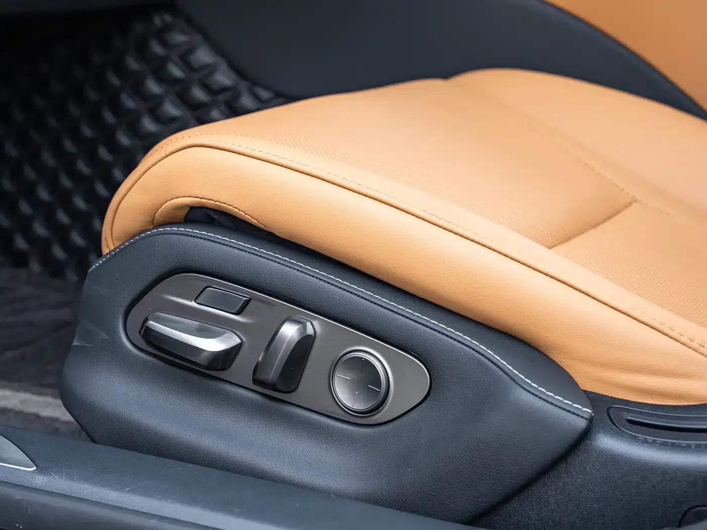 Lexus LS 2023 500h Premium Edition — миниатюра 22