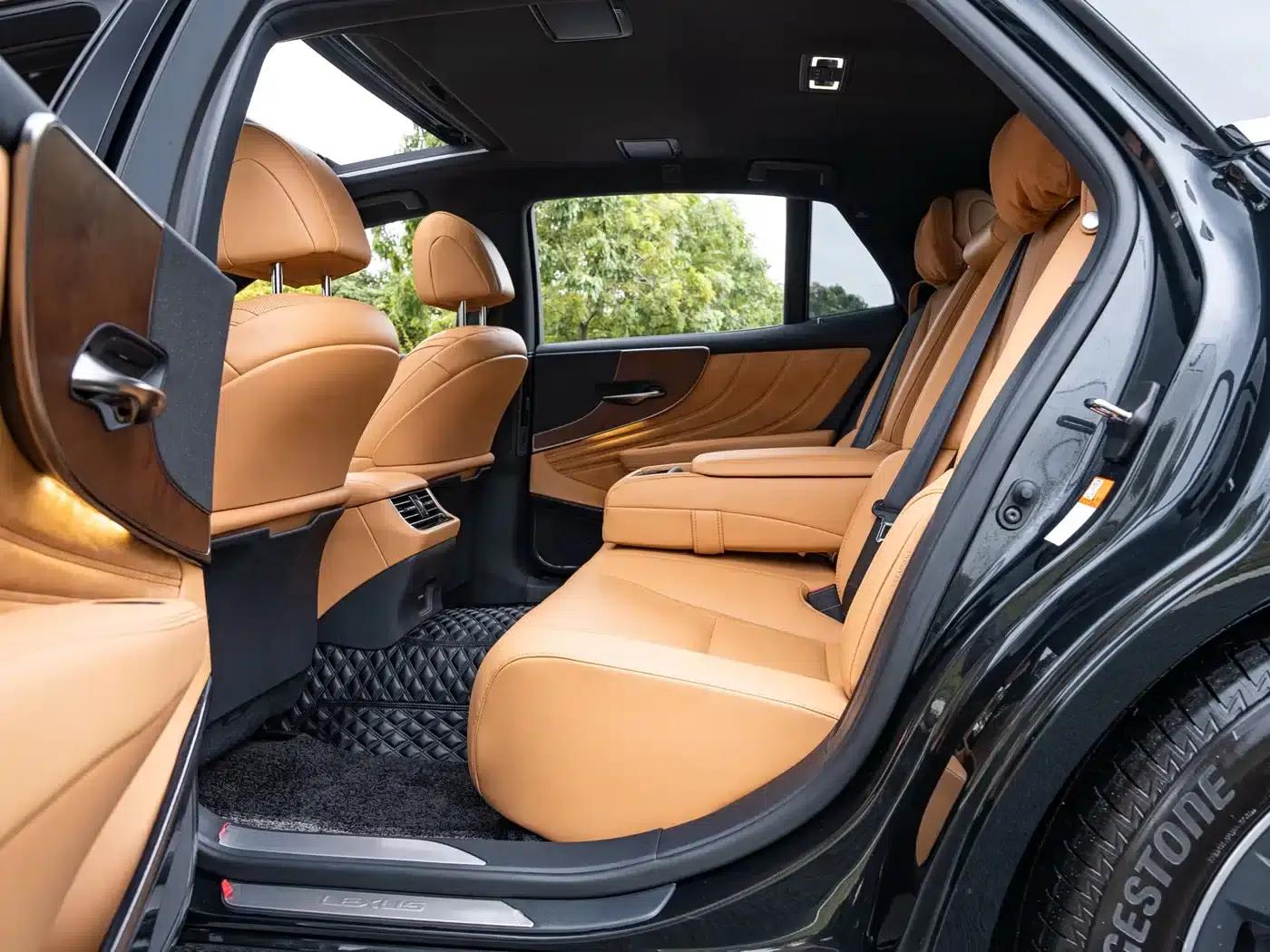 Lexus LS 2023 500h Premium Edition — миниатюра 10