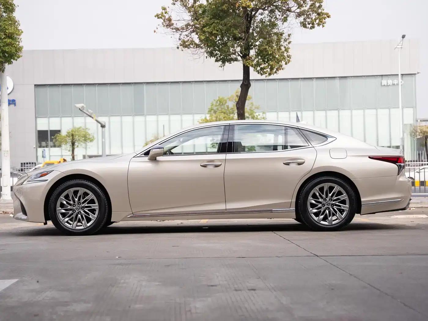 Lexus LS 2018 350 Luxury Edition (China V emission standard) — миниатюра 4