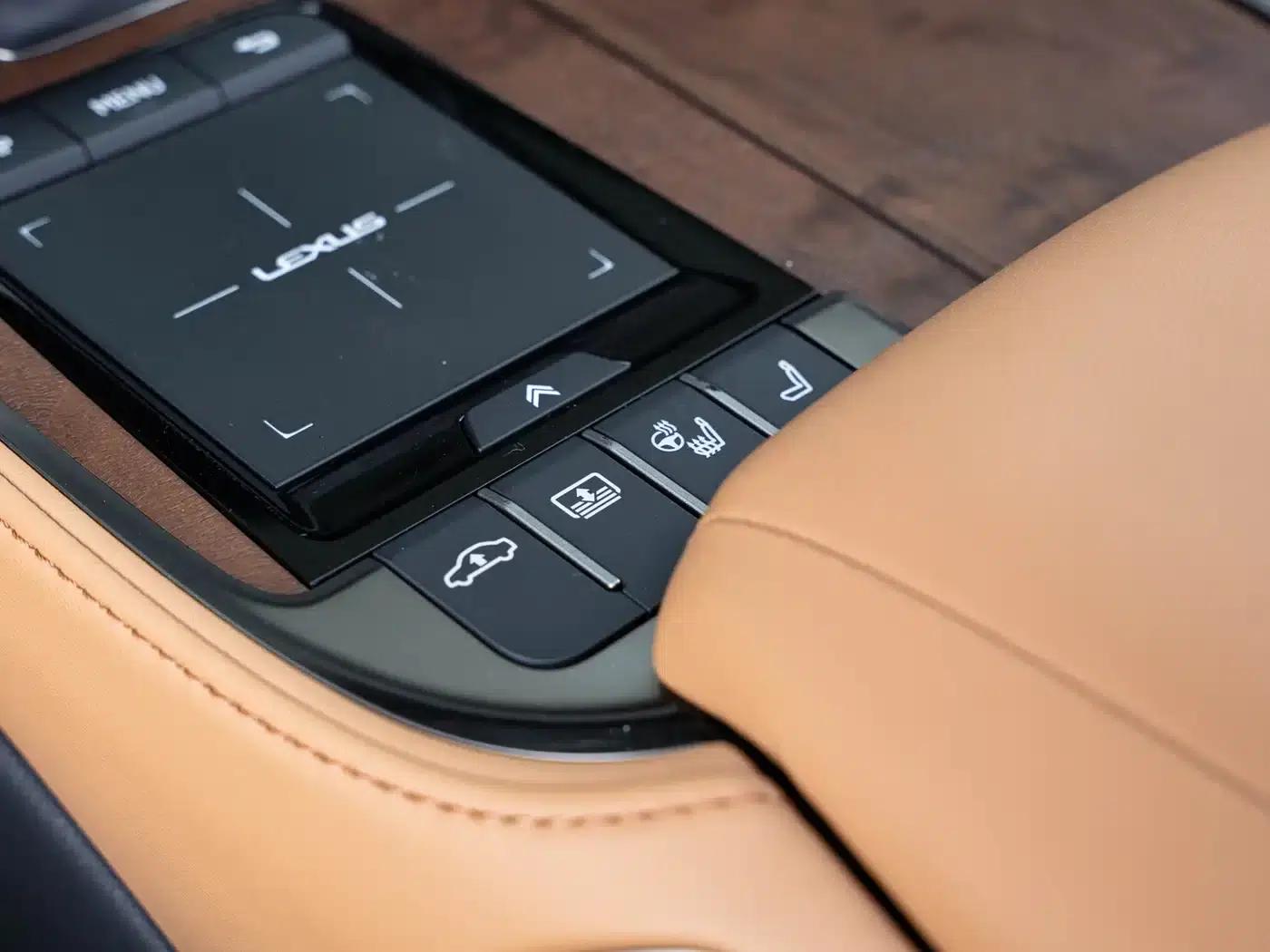 Lexus LS 2021 500h Premium Edition — миниатюра 21