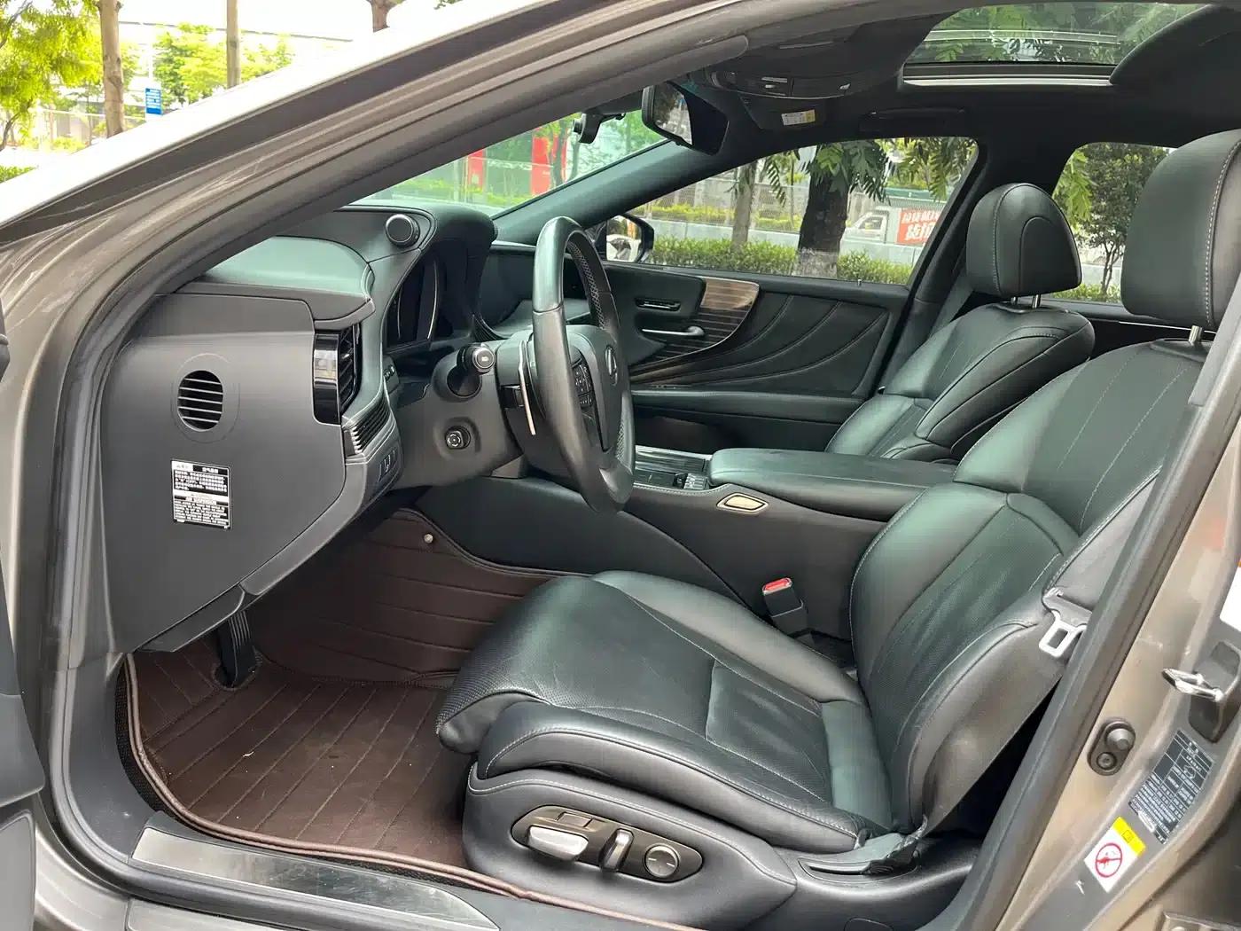 Lexus LS 2018 500h Premium Edition (China V Emission Standard) — миниатюра 13