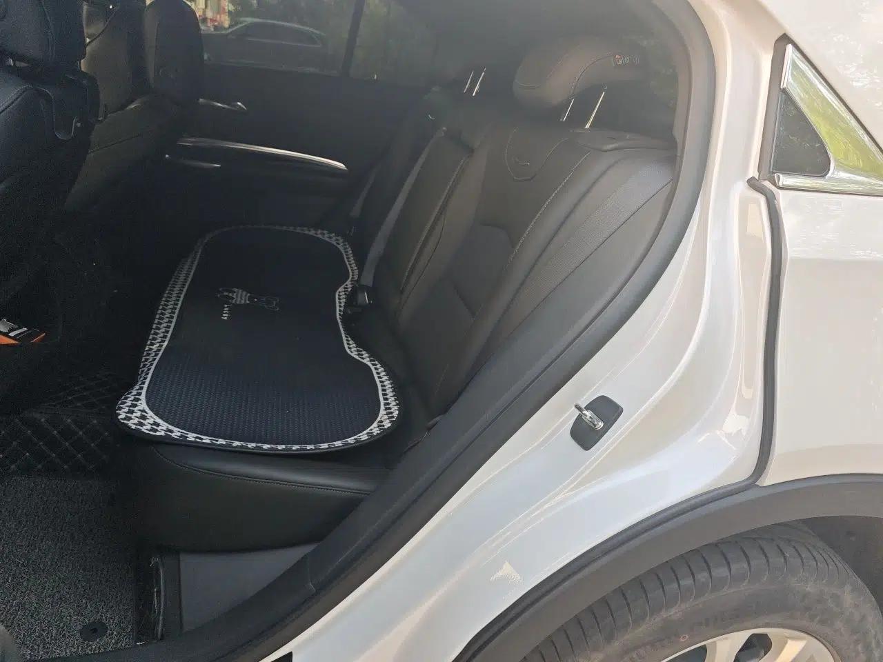 Cadillac XT4 2021 28T Two-Wheel Drive Tech Edition — миниатюра 17