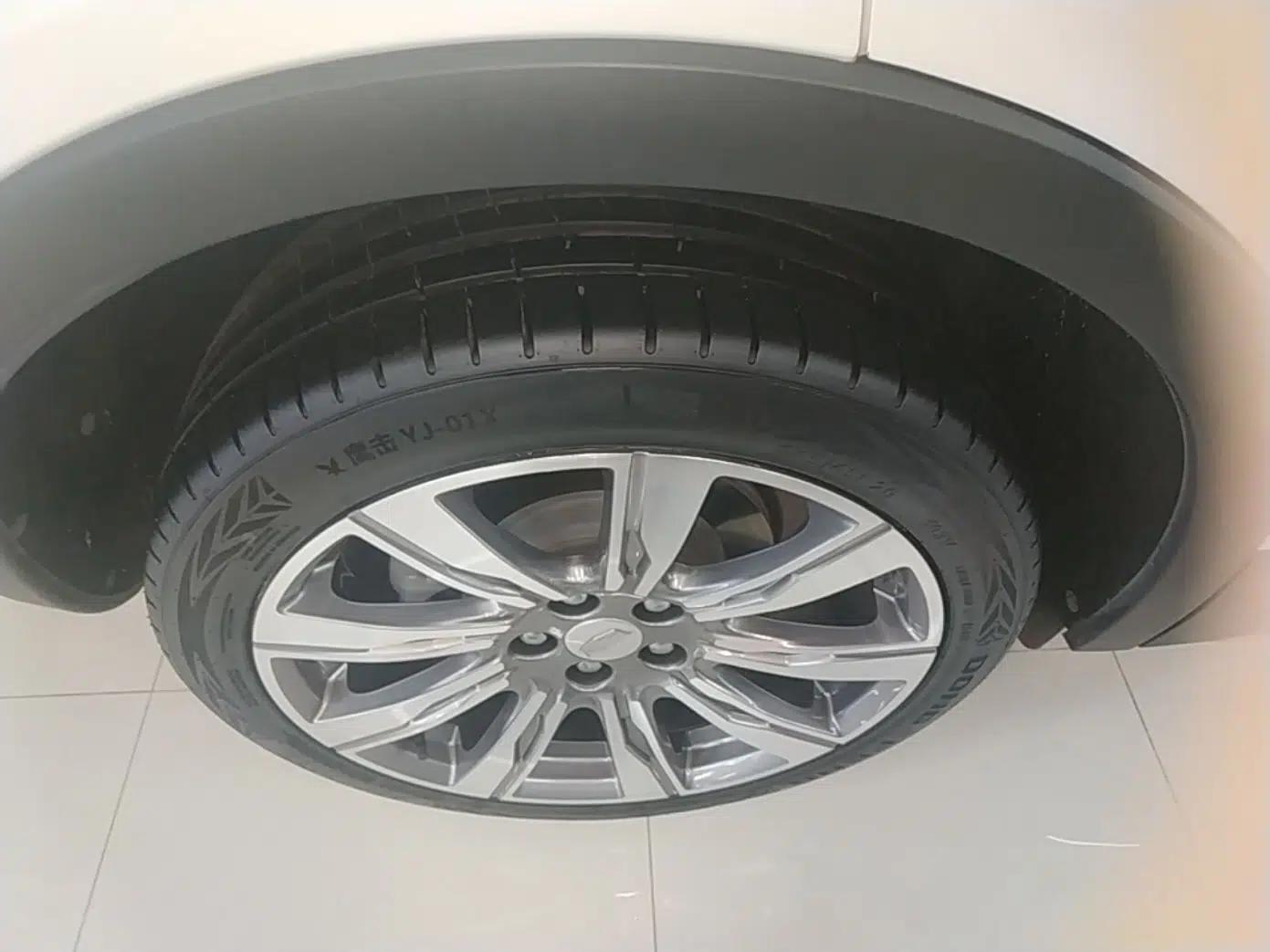 Cadillac XT4 2020 28T 4x4 Platinum Sport Edition — миниатюра 11