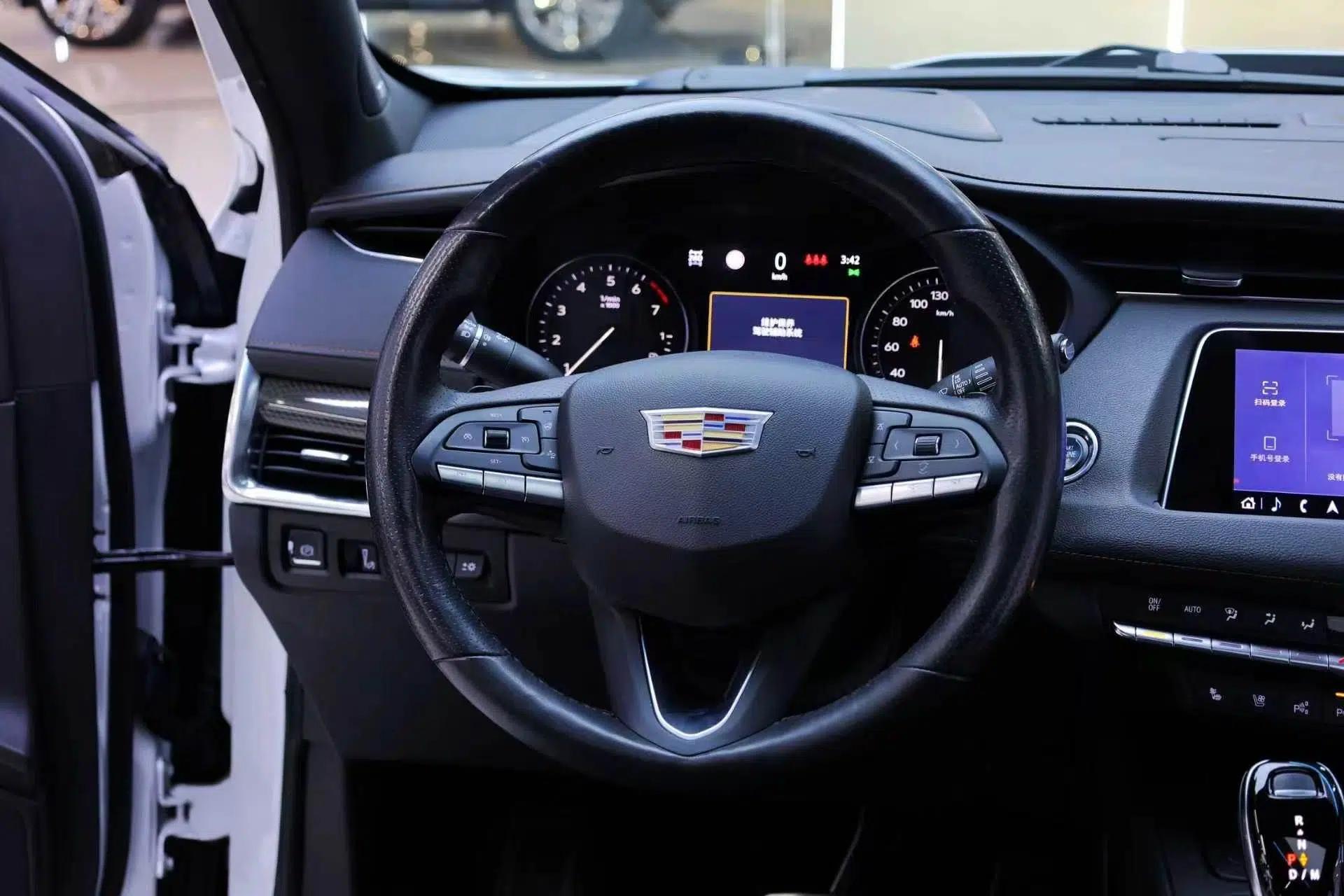 Cadillac XT4 2020 28T 4x4 Platinum Sport Edition — миниатюра 25