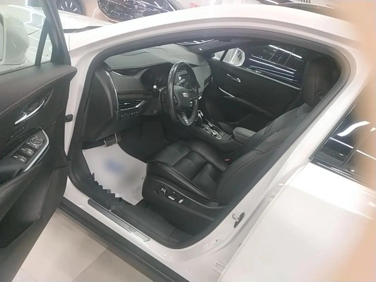 Cadillac XT4 2020 28T 4x4 Platinum Sport Edition — миниатюра 31