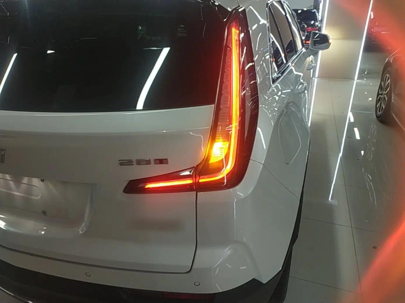 Cadillac XT4 2020 28T 4x4 Platinum Sport Edition — миниатюра 9