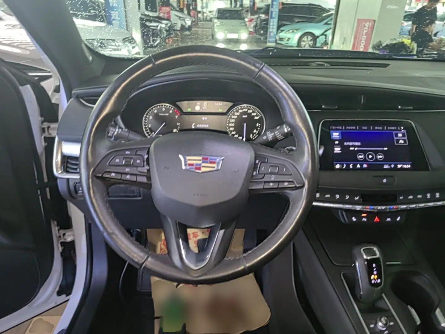 Cadillac XT4 2018 28T Four-Wheel Drive Leading Model — миниатюра 18