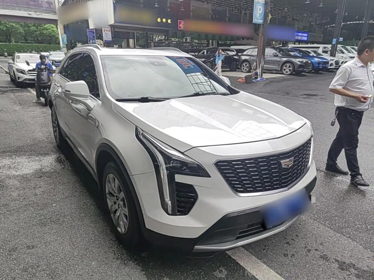 Cadillac XT4 2018 28T Four-Wheel Drive Leading Model — миниатюра 3