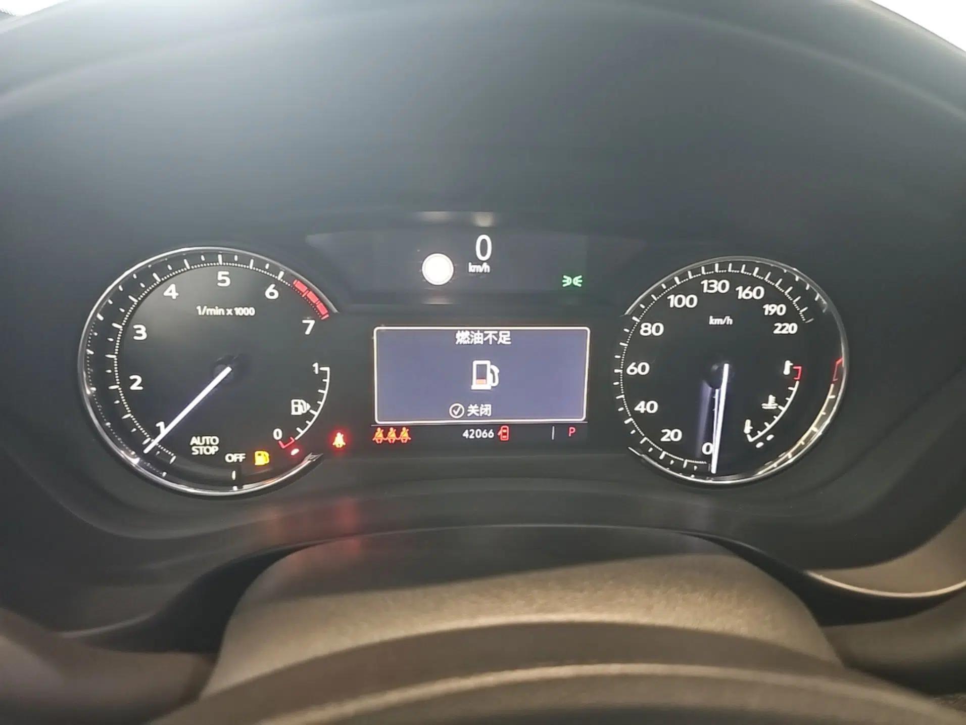 Cadillac XT4 2020 Revised Version 28T Two-Wheel Drive Leading Edition — миниатюра 14
