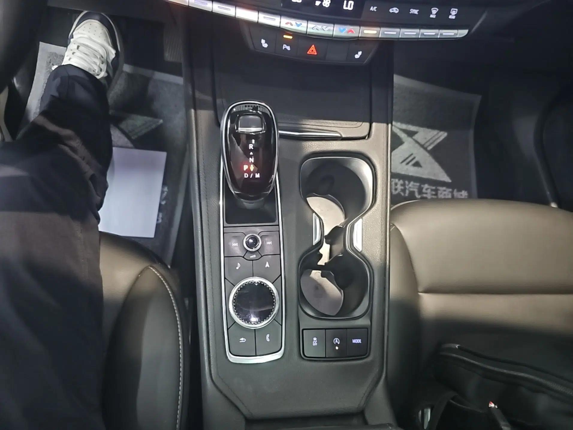 Cadillac XT4 2020 Revised Version 28T Two-Wheel Drive Leading Edition — миниатюра 16