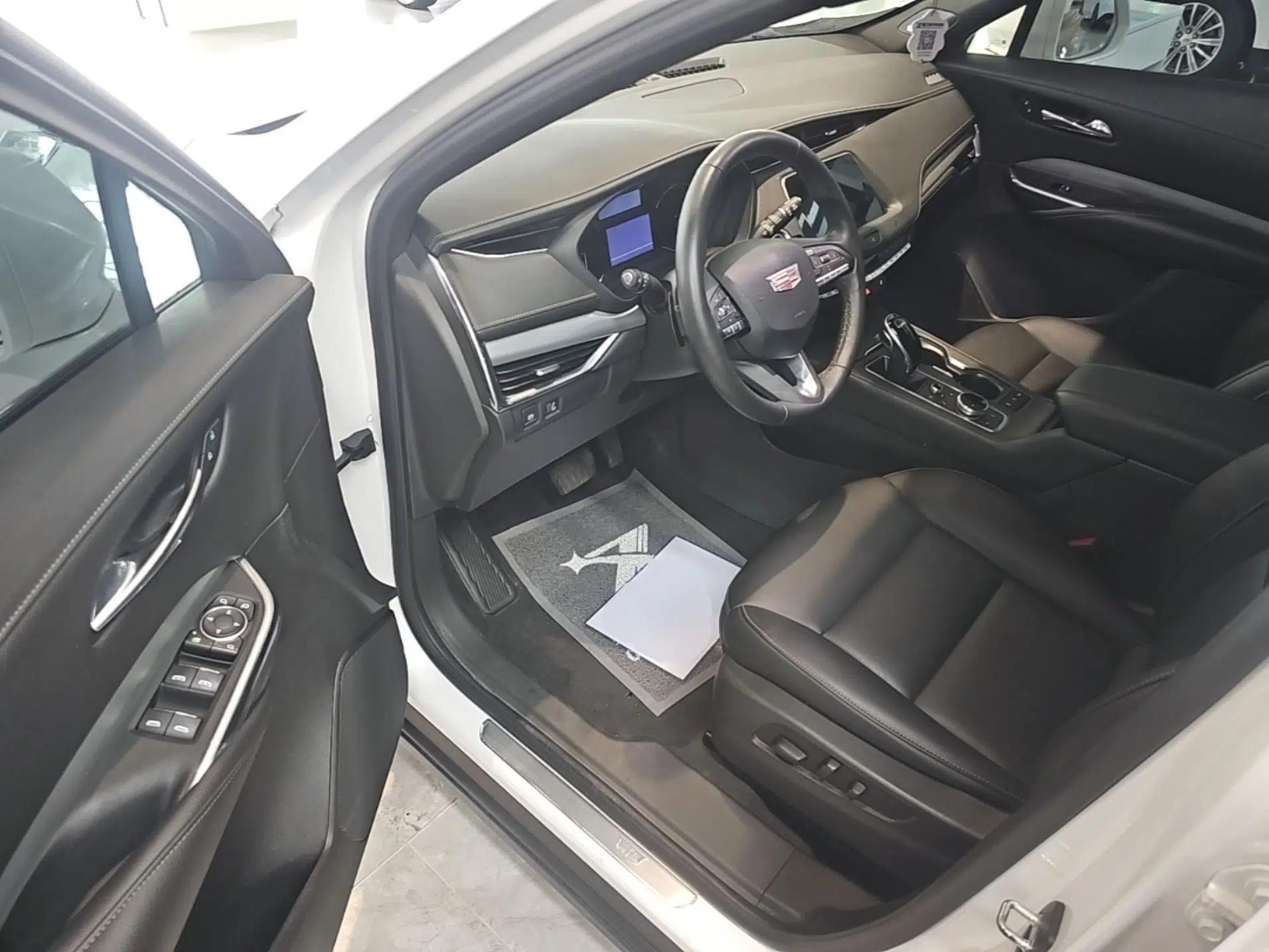 Cadillac XT4 2020 Revised Version 28T Two-Wheel Drive Leading Edition — миниатюра 18