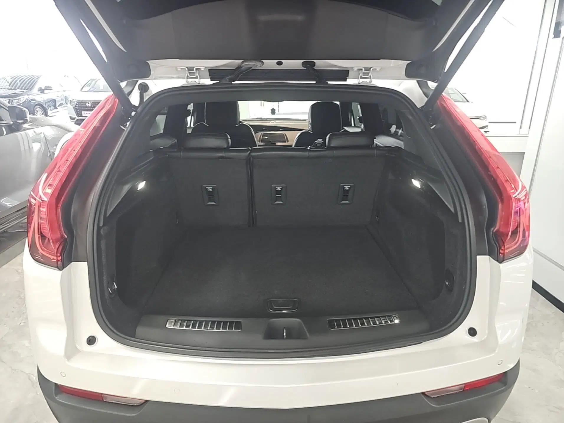 Cadillac XT4 2020 Revised Version 28T Two-Wheel Drive Leading Edition — миниатюра 22