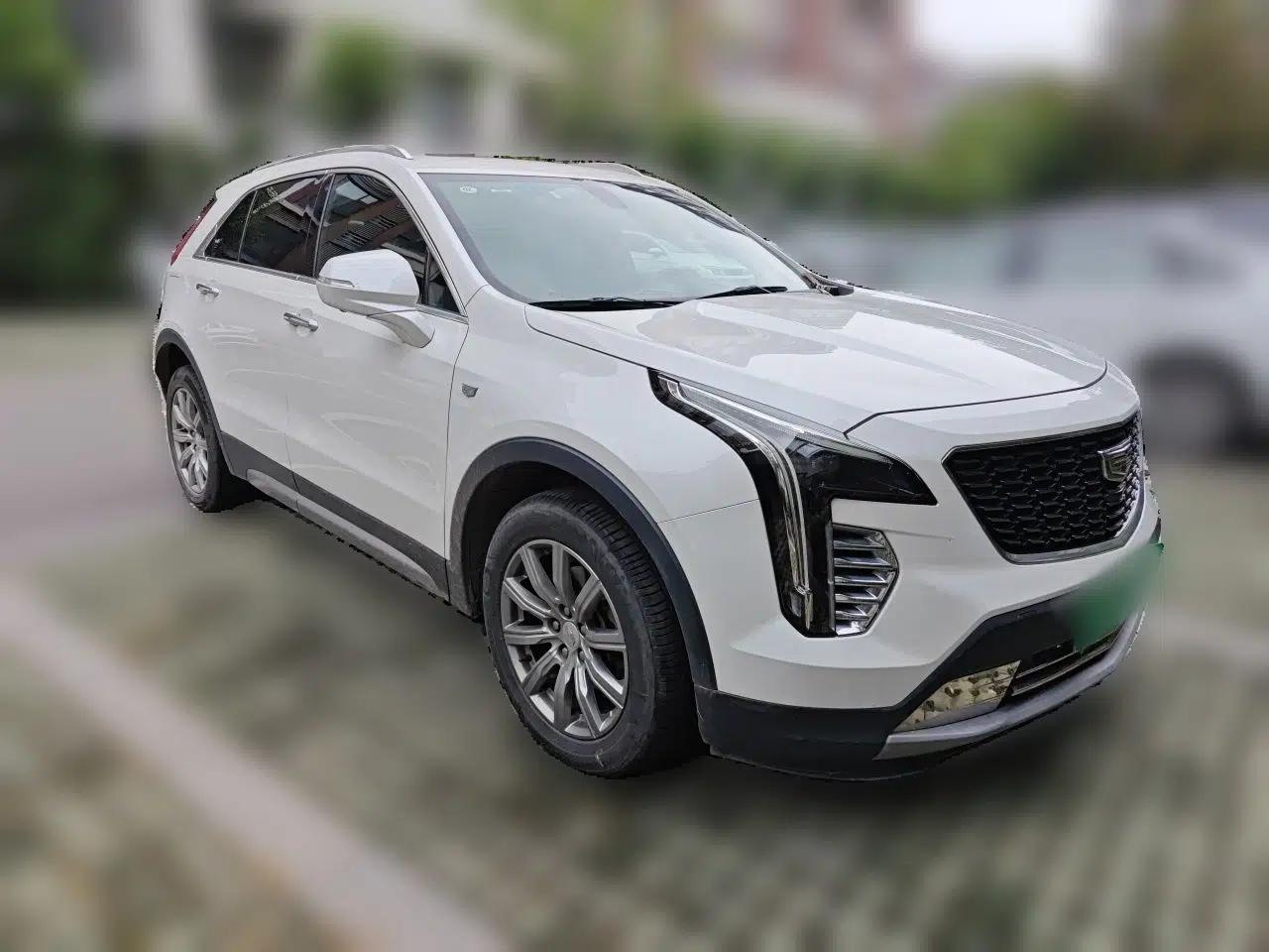 Cadillac XT4 2018 28T Two-Wheel-Drive Luxury Model — миниатюра 3