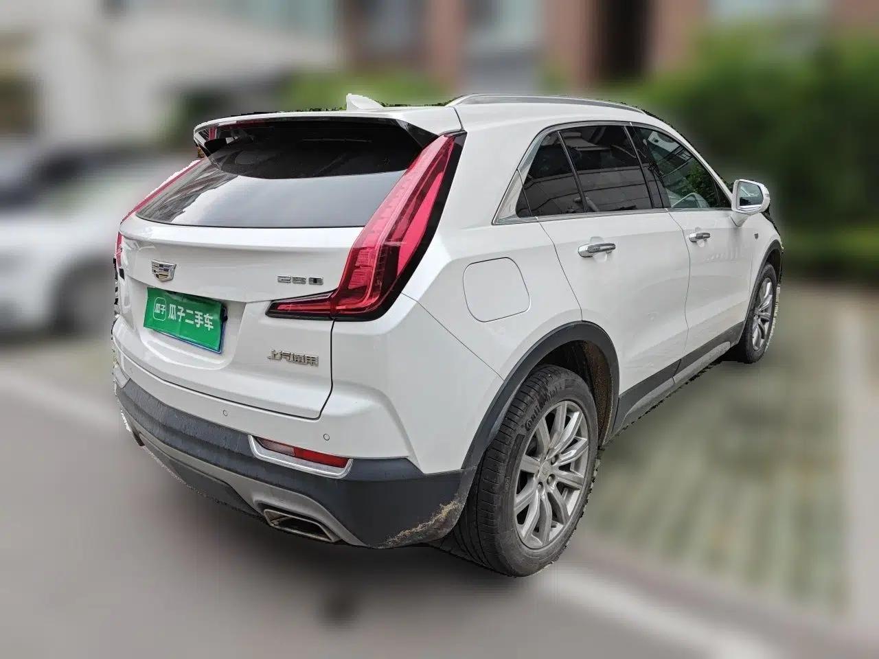 Cadillac XT4 2018 28T Two-Wheel-Drive Luxury Model — миниатюра 6