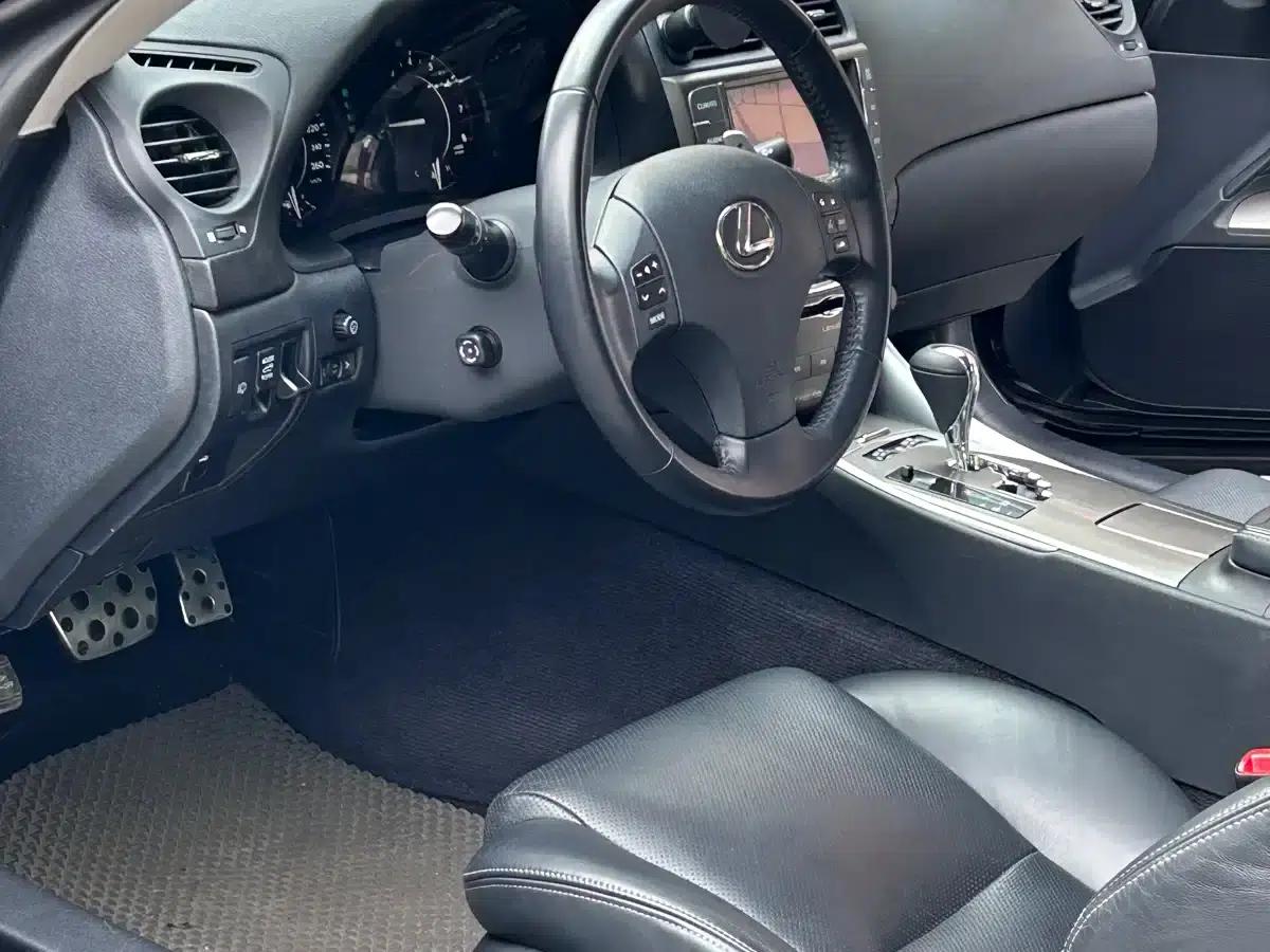 Lexus IS 2009 300C — миниатюра 13