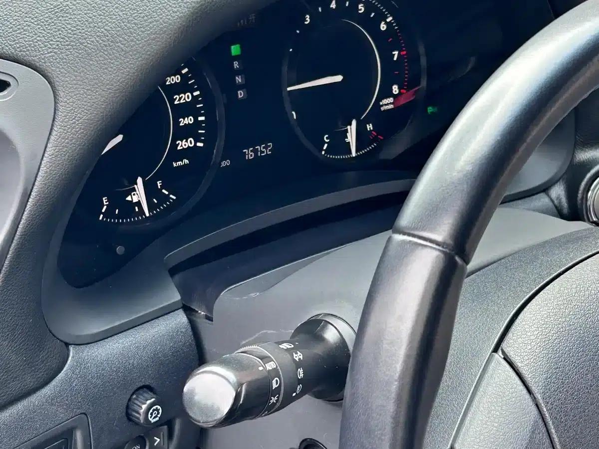 Lexus IS 2009 300C — миниатюра 9