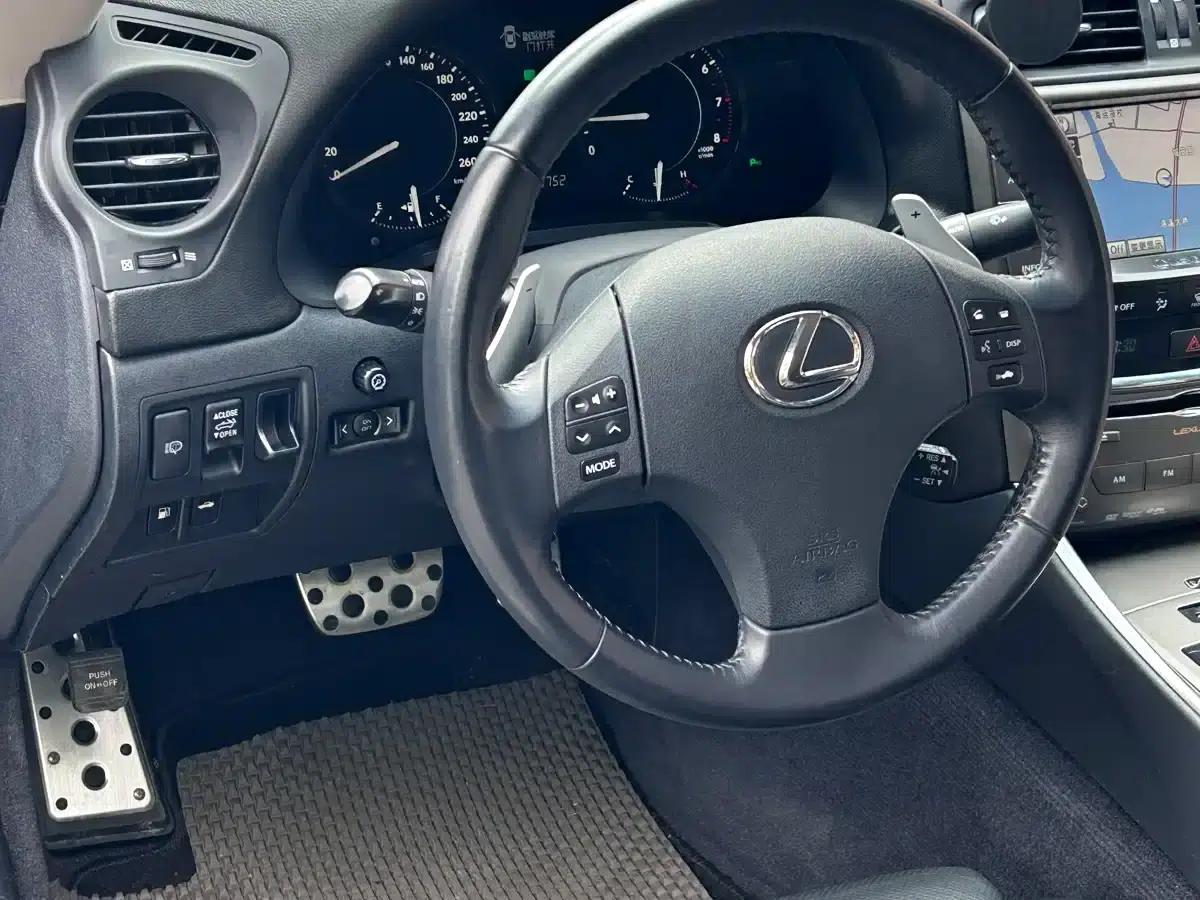 Lexus IS 2009 300C — миниатюра 10