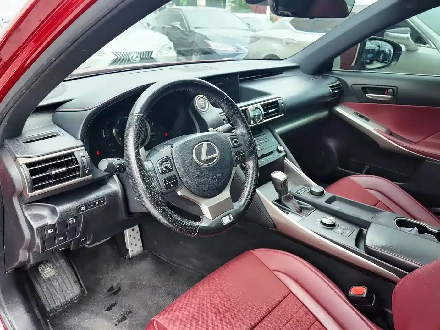 Lexus IS 2017 300 F SPORT Edition — миниатюра 5