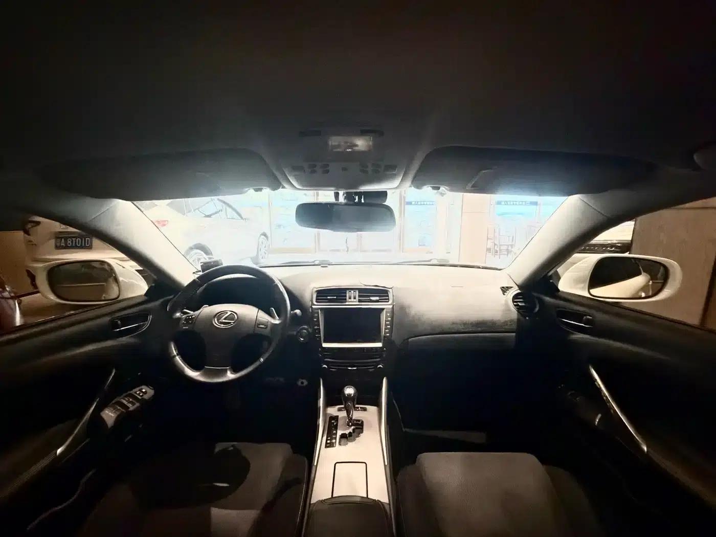 Lexus IS 2009 300 — миниатюра 6