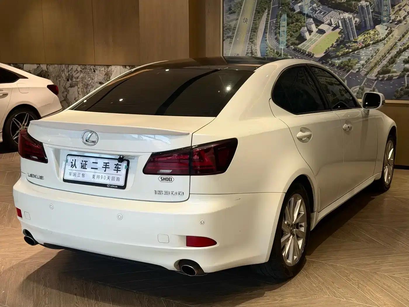 Lexus IS 2009 300 — миниатюра 7