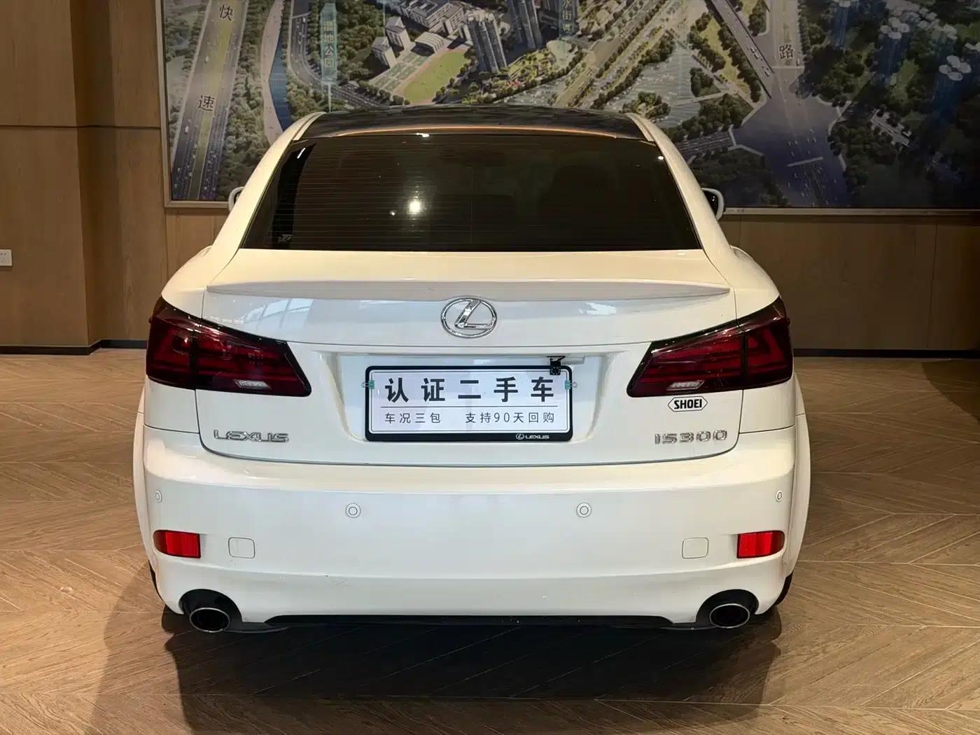 Lexus IS 2009 300 — миниатюра 8