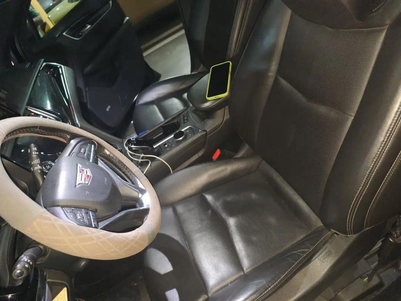 Cadillac XT6 2021 2.0T Six-Seater Four-Wheel-Drive Luxury Version — миниатюра 15