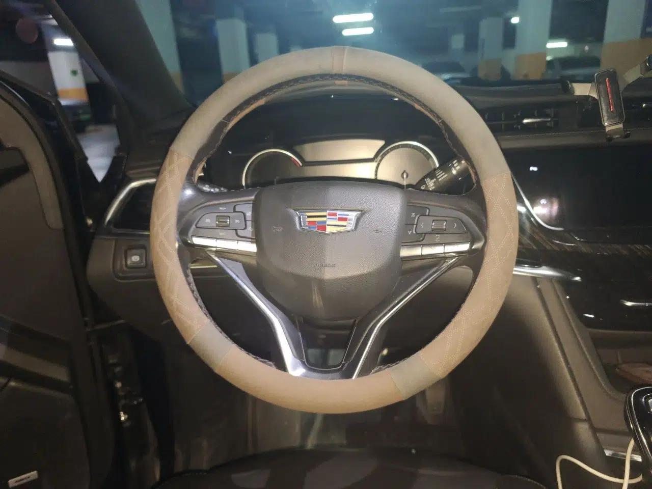Cadillac XT6 2021 2.0T Six-Seater Four-Wheel-Drive Luxury Version — миниатюра 10