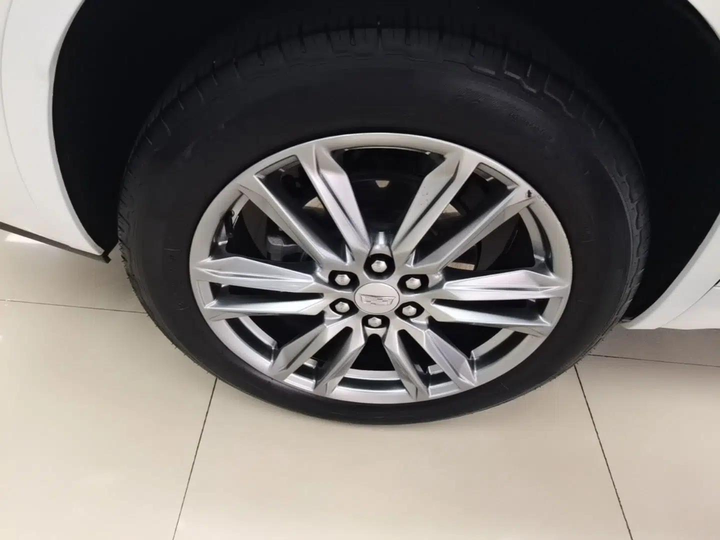 Cadillac XT6 2022 2.0T Six-Seater Four-Wheel Drive Luxury Version — миниатюра 11