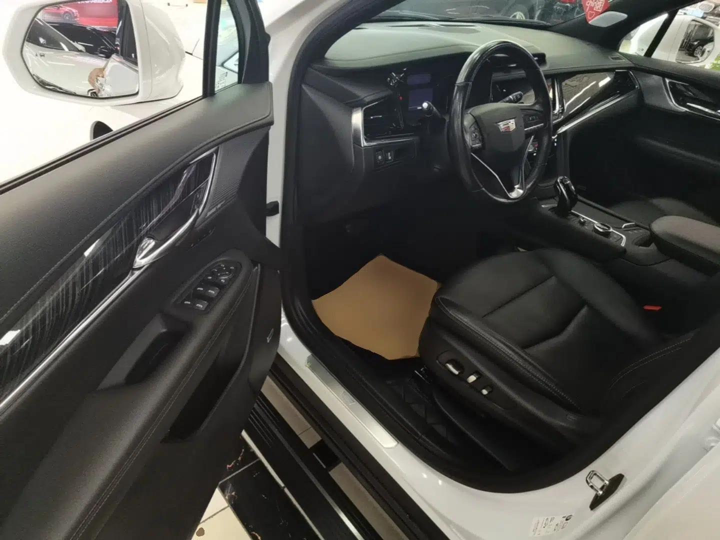 Cadillac XT6 2022 2.0T Six-Seater Four-Wheel Drive Luxury Version — миниатюра 18