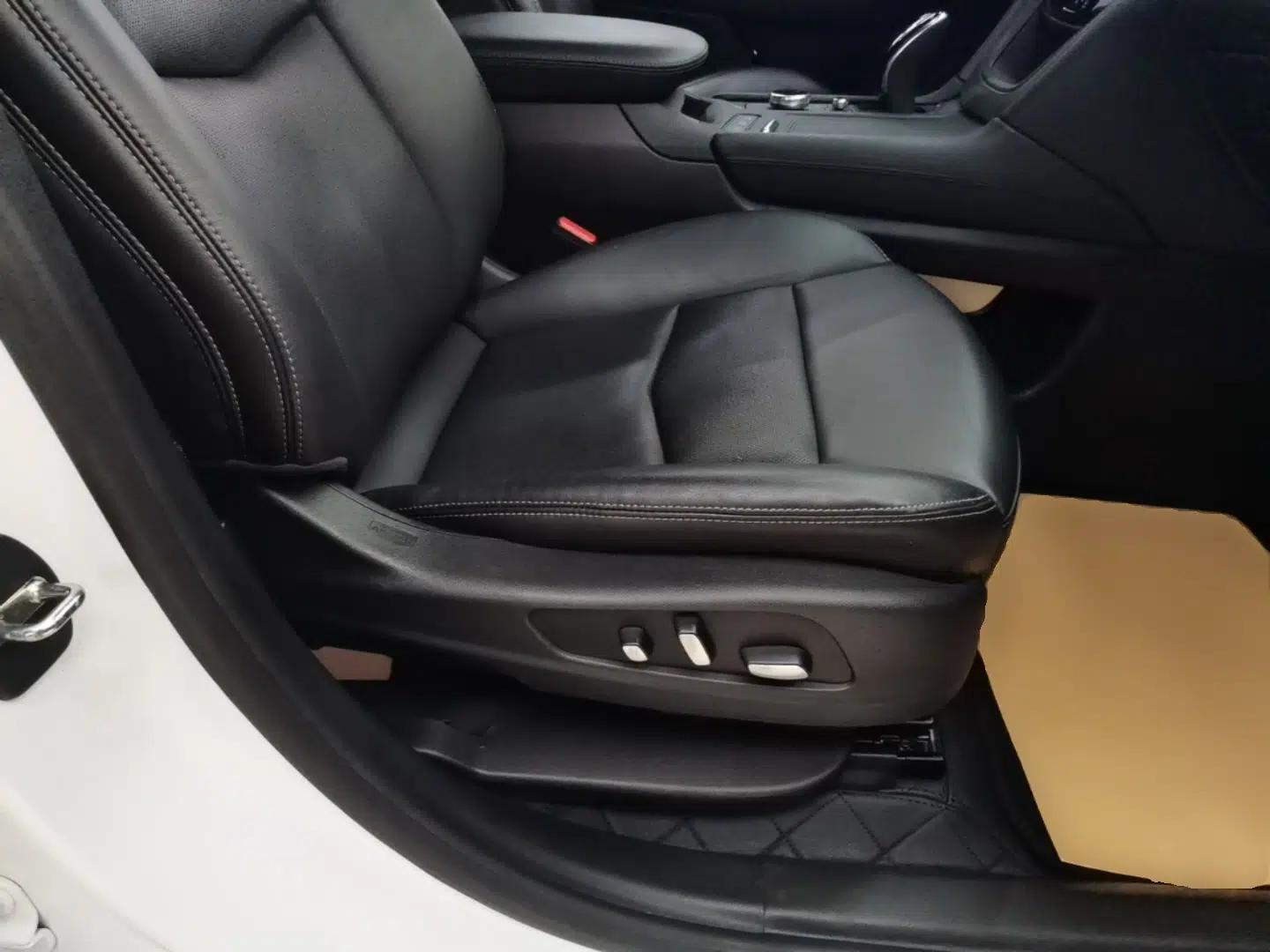 Cadillac XT6 2022 2.0T Six-Seater Four-Wheel Drive Luxury Version — миниатюра 19