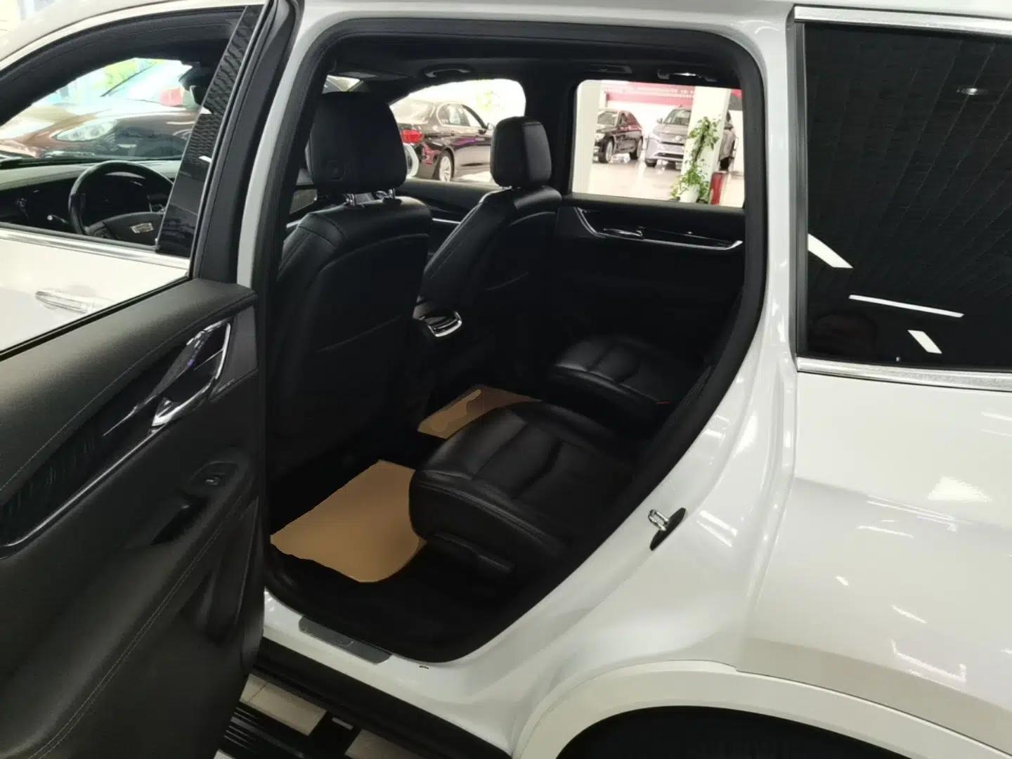 Cadillac XT6 2022 2.0T Six-Seater Four-Wheel Drive Luxury Version — миниатюра 20