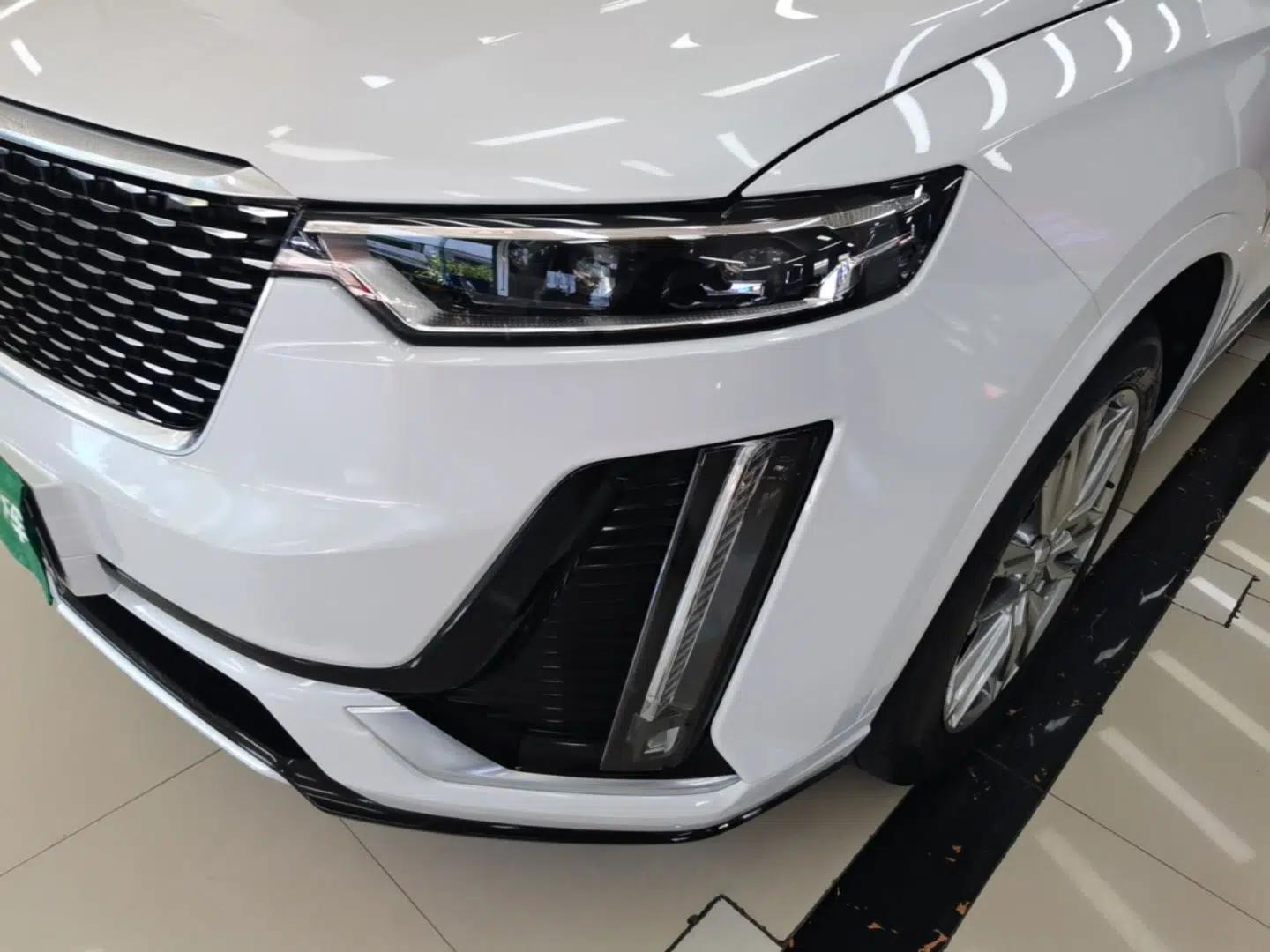 Cadillac XT6 2022 2.0T Six-Seater Four-Wheel Drive Luxury Version — миниатюра 8