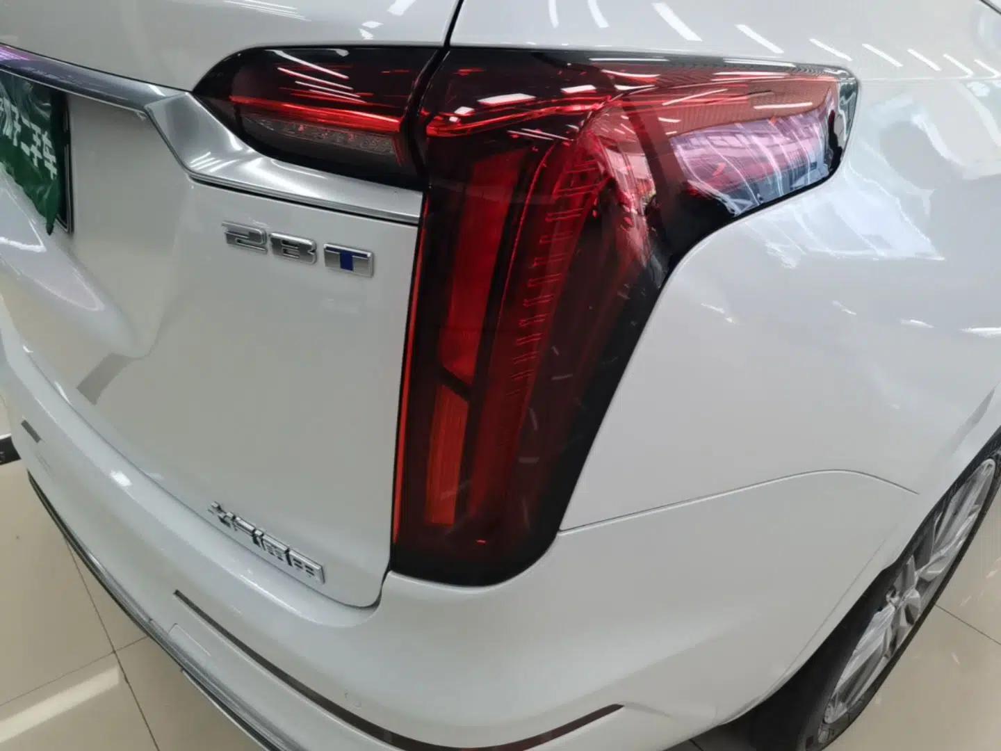Cadillac XT6 2022 2.0T Six-Seater Four-Wheel Drive Luxury Version — миниатюра 9