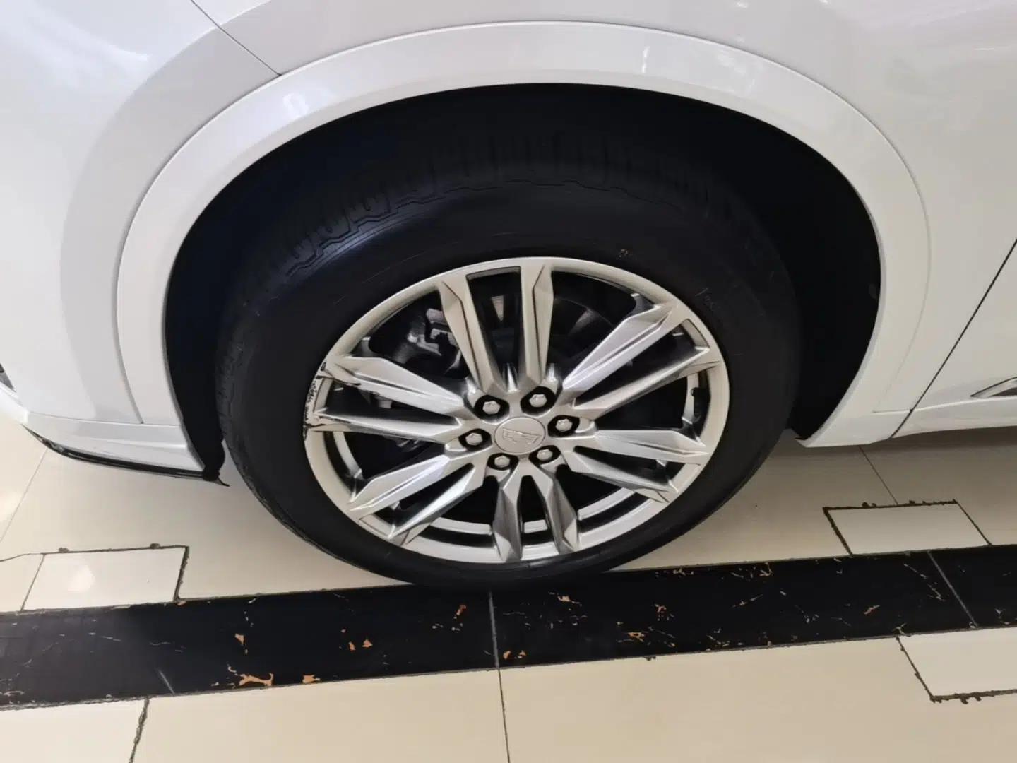 Cadillac XT6 2022 2.0T Six-Seater Four-Wheel Drive Luxury Version — миниатюра 10