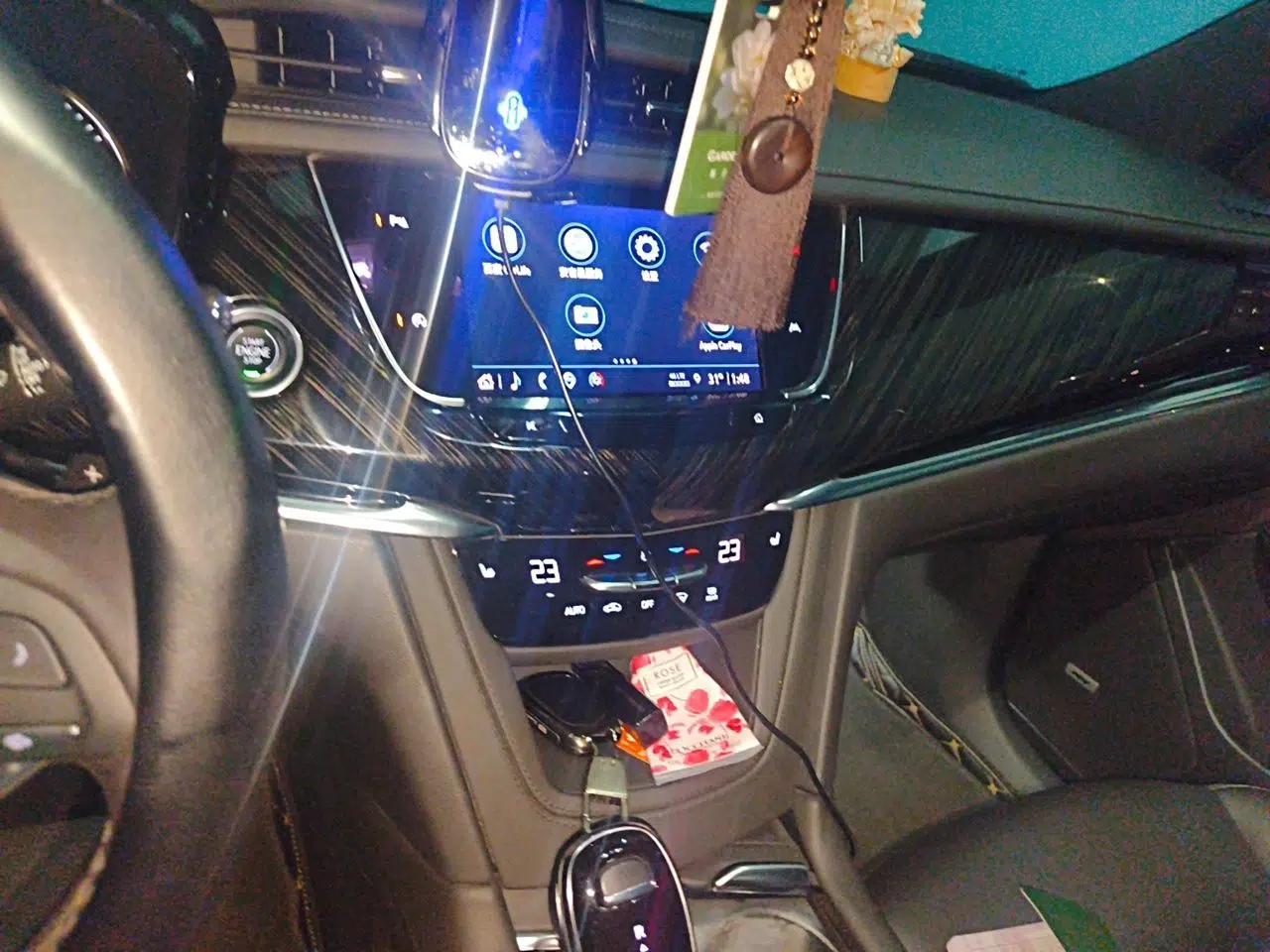 Cadillac XT6 2022 2.0T Six-Seater Two-Wheel-Drive Luxury Version — миниатюра 13