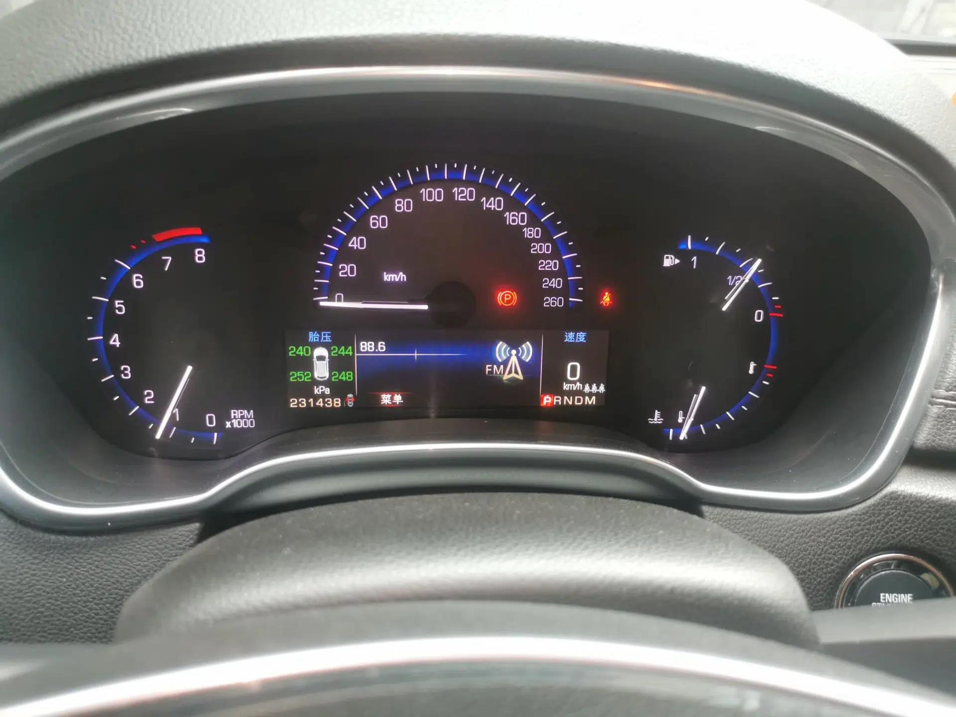 Cadillac SRX 2013 3.0L Elite Model — миниатюра 11