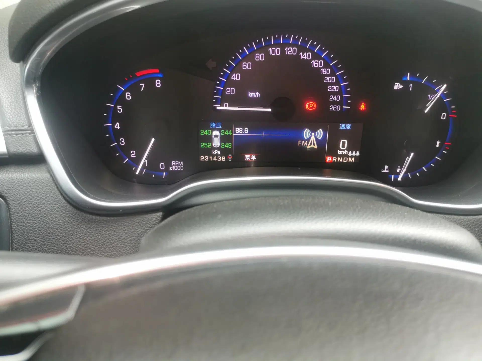 Cadillac SRX 2013 3.0L Elite Model — миниатюра 12