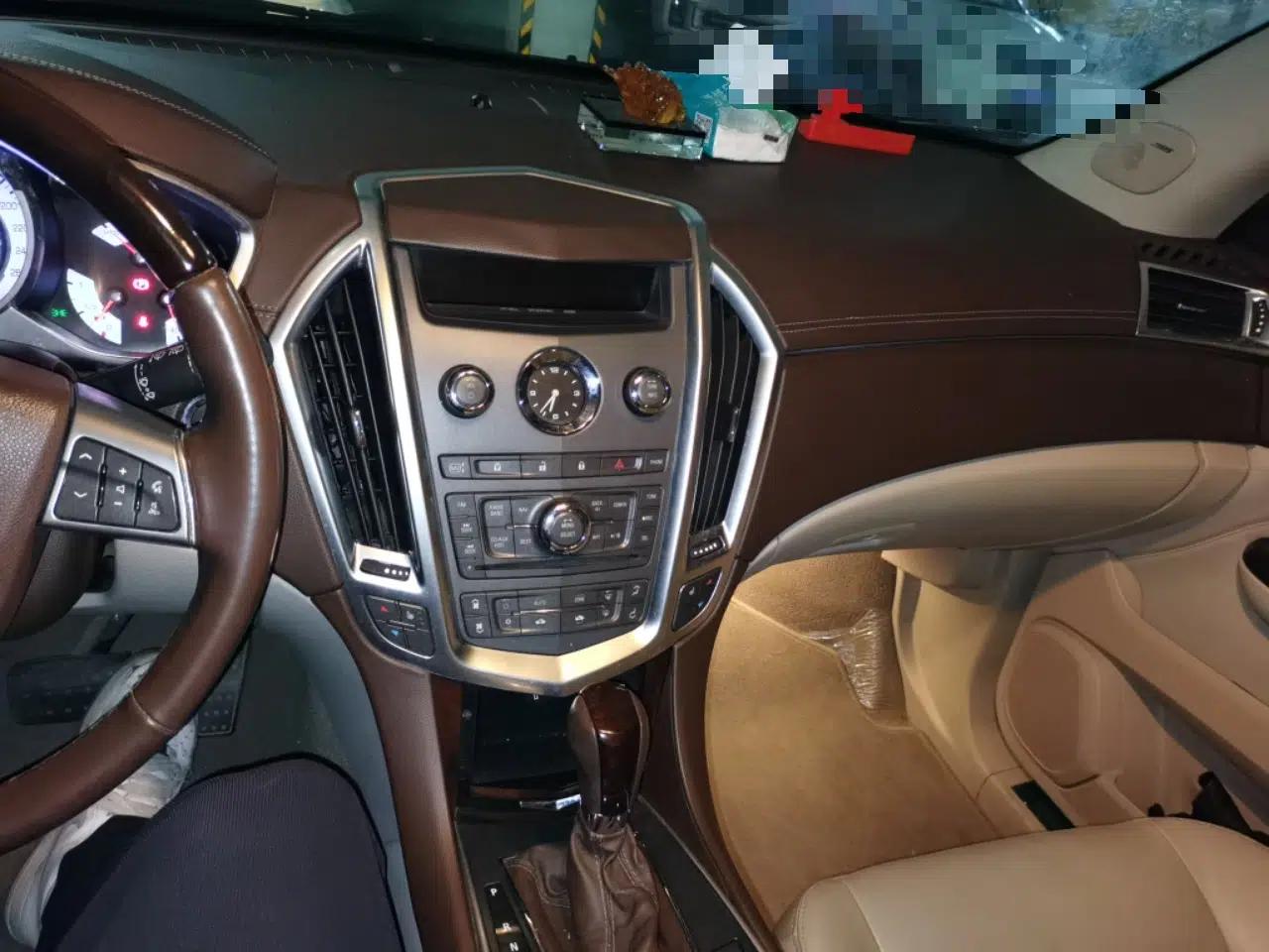 Cadillac SRX 2012 3.0L Elite Edition — миниатюра 13