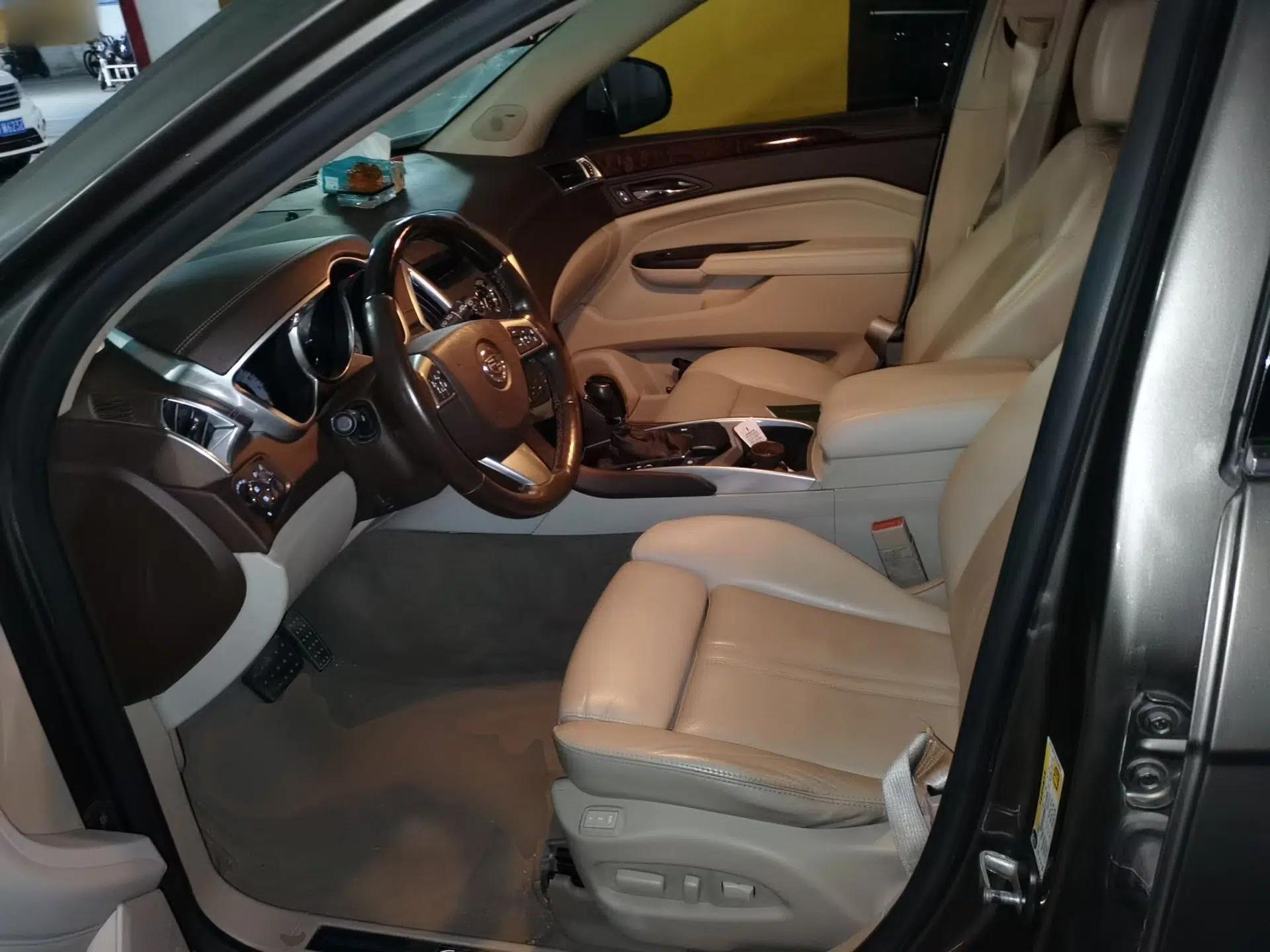 Cadillac SRX 2012 3.0L Elite Edition — миниатюра 15