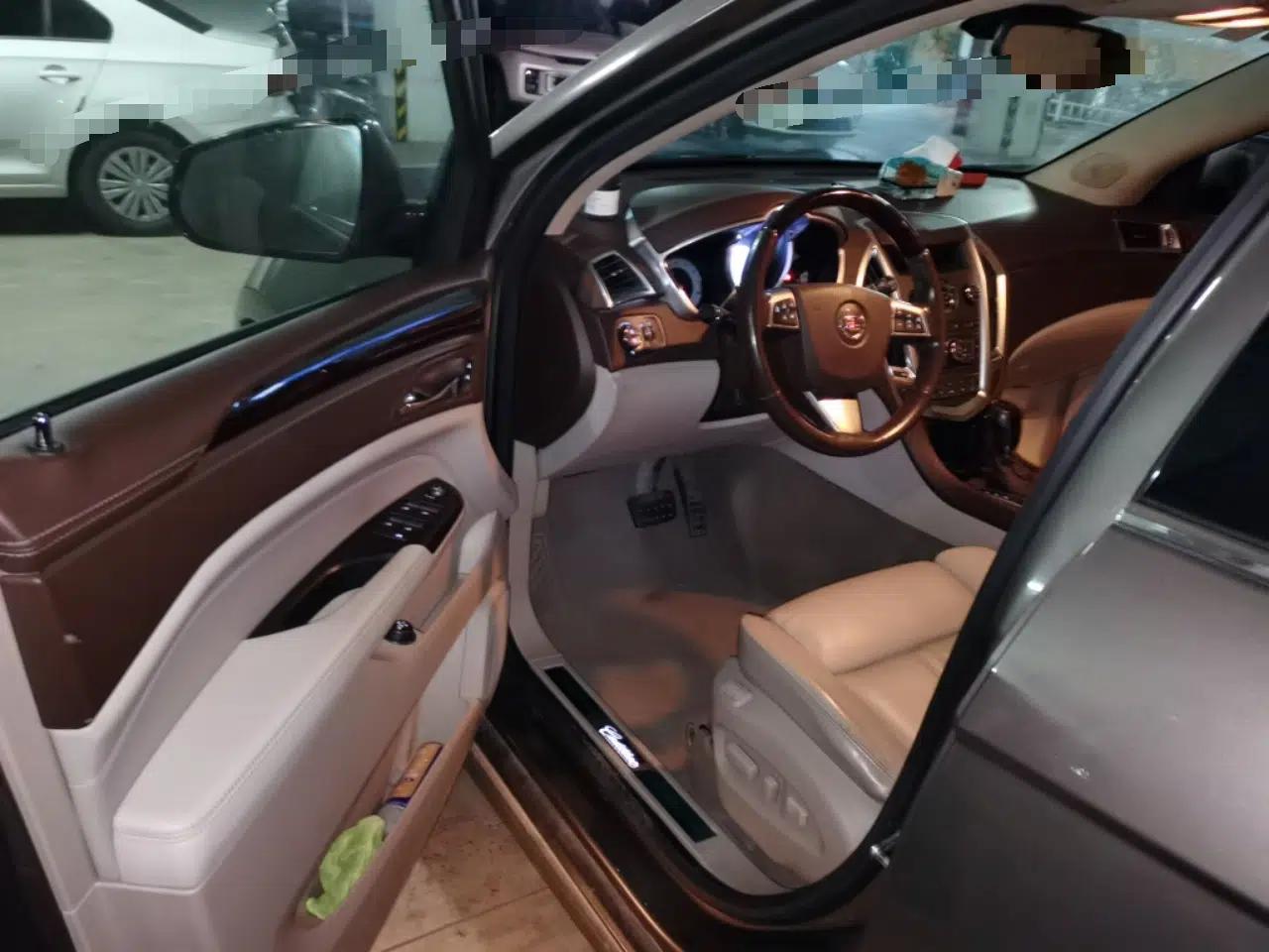 Cadillac SRX 2012 3.0L Elite Edition — миниатюра 16