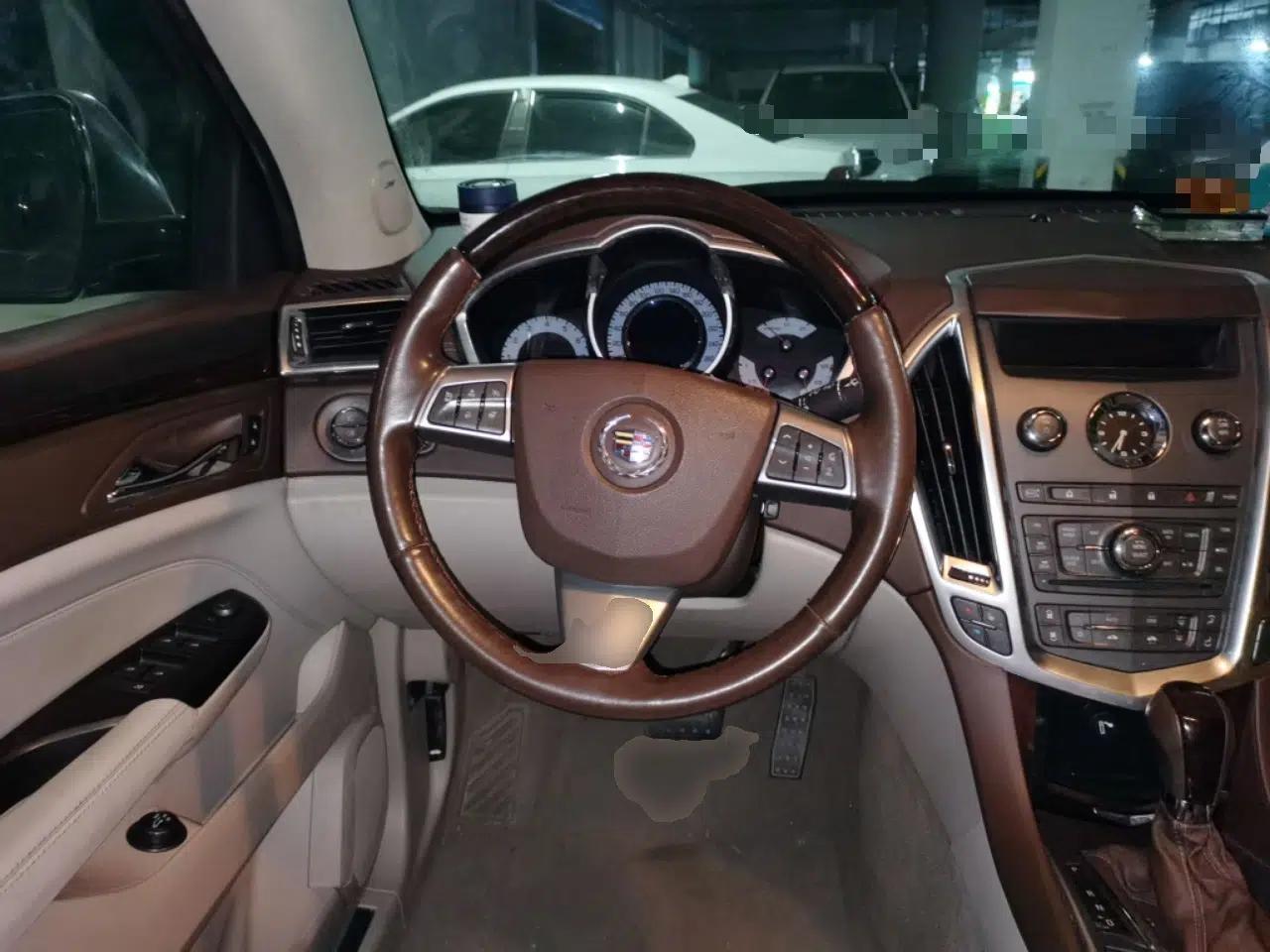 Cadillac SRX 2012 3.0L Elite Edition — миниатюра 10