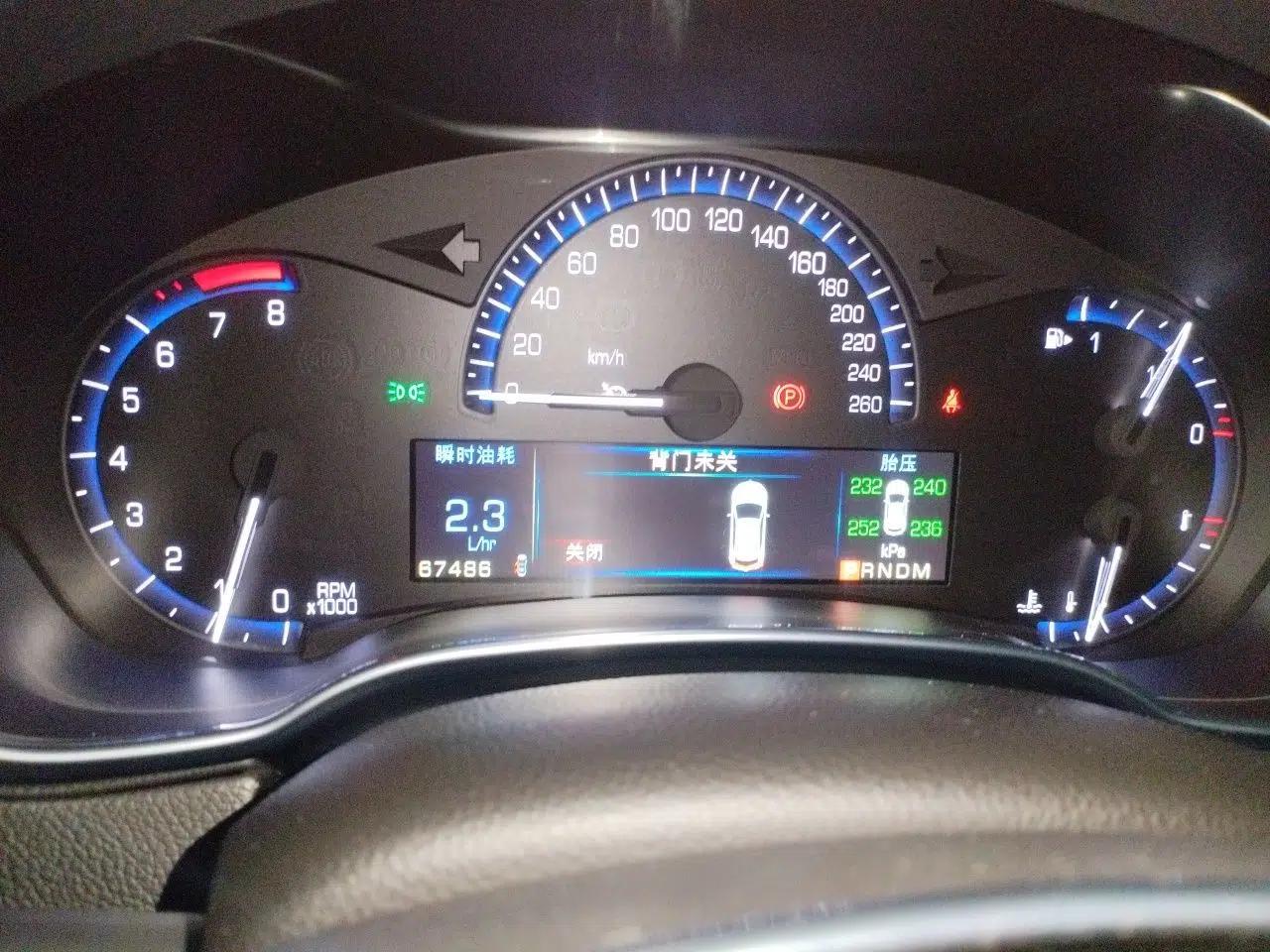Cadillac SRX 2015 3.0L Elite Model — миниатюра 11
