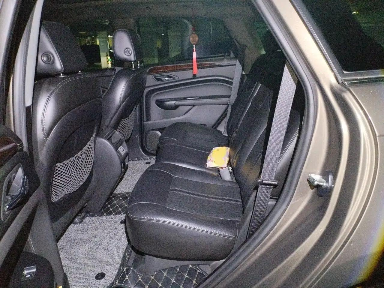 Cadillac SRX 2015 3.0L Elite Model — миниатюра 17