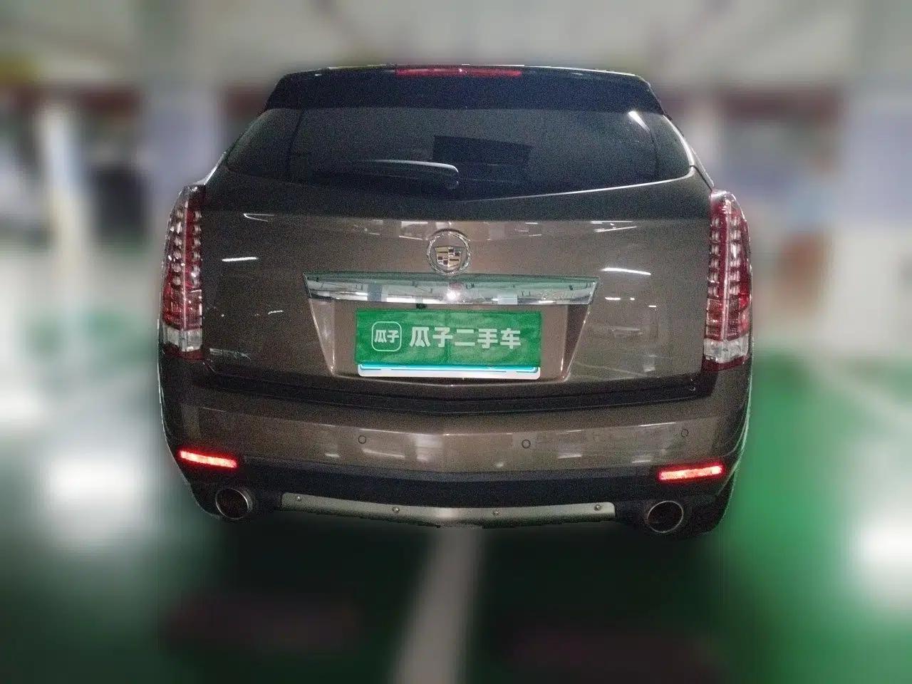 Cadillac SRX 2015 3.0L Elite Model — миниатюра 5