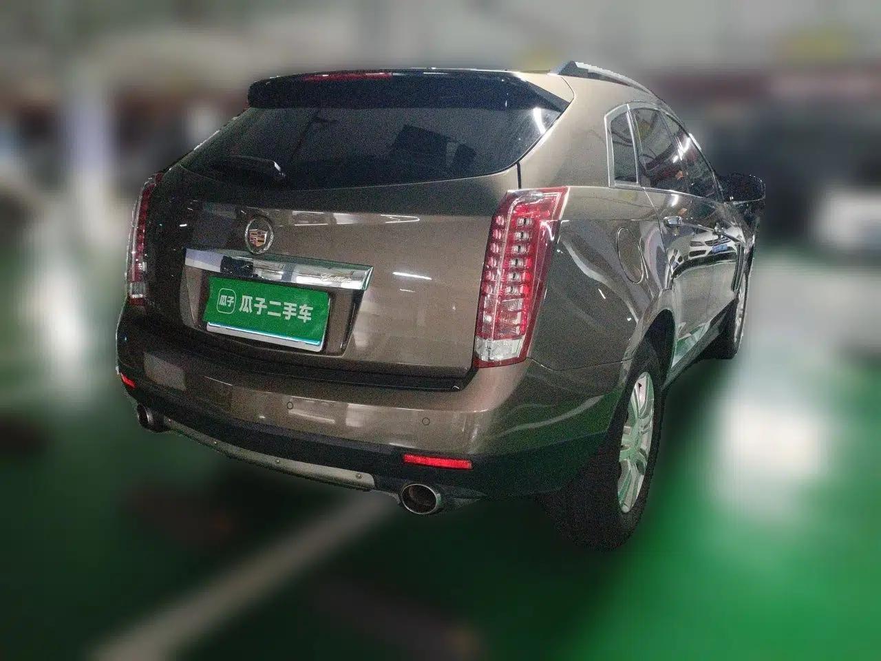 Cadillac SRX 2015 3.0L Elite Model — миниатюра 6