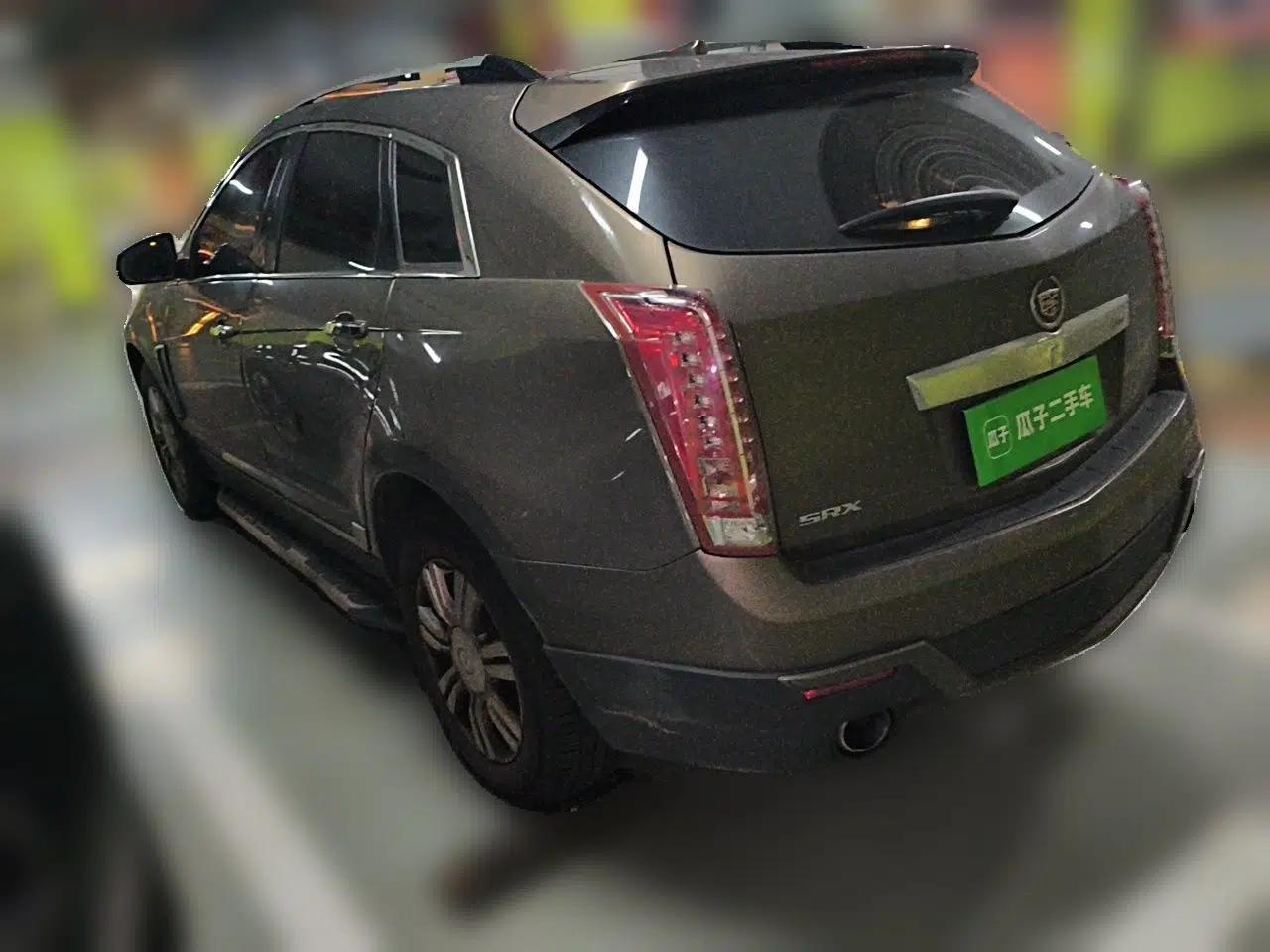 Cadillac SRX 2015 3.0L Elite Model — миниатюра 4