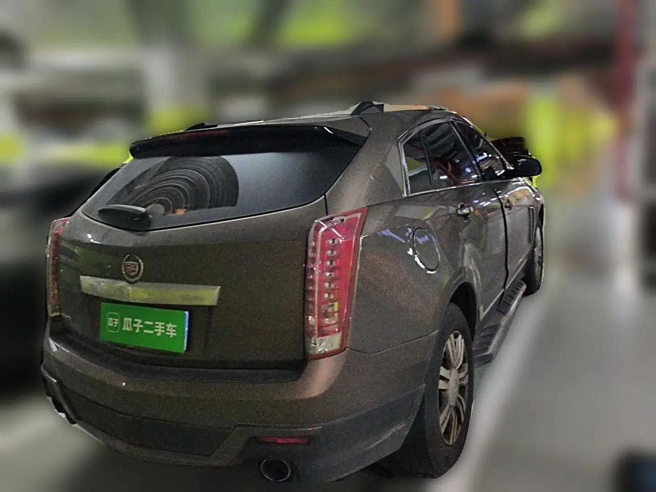 Cadillac SRX 2015 3.0L Elite Model — миниатюра 6