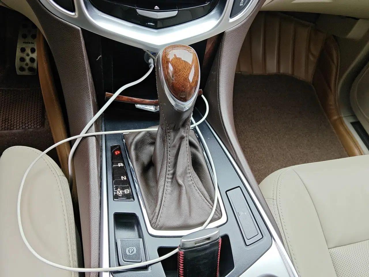 Cadillac SRX 2014 3.0L Luxury Model — миниатюра 14