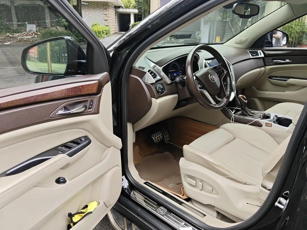 Cadillac SRX 2014 3.0L Luxury Model — миниатюра 16