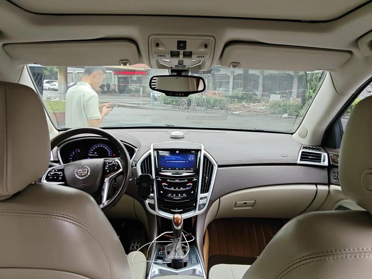 Cadillac SRX 2014 3.0L Luxury Model — миниатюра 18